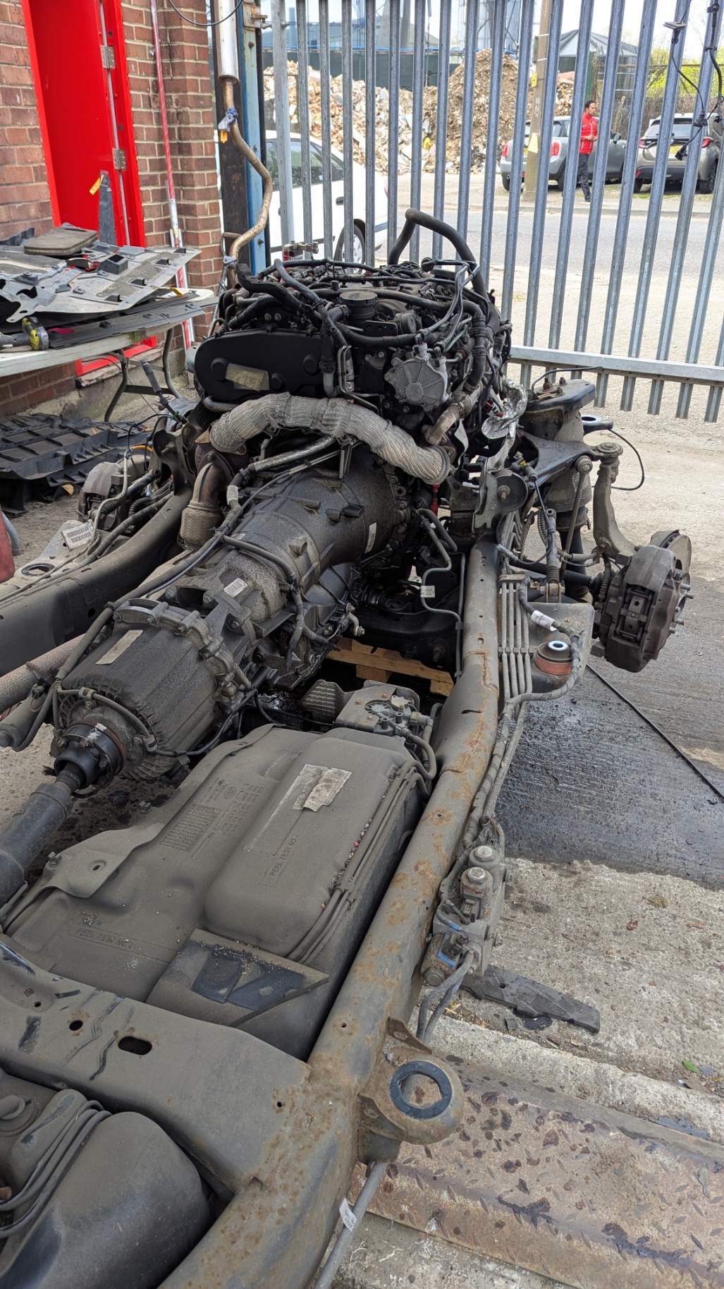 Range Rover Sport L320 276DT 2.7 TDV6 engine removed — Amber Autos Southend-on-Sea ATF
